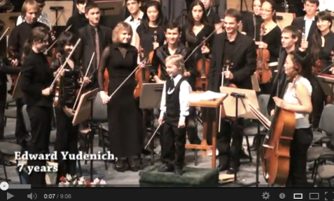 Director de orquesta con 7 años [video] | Musikawa